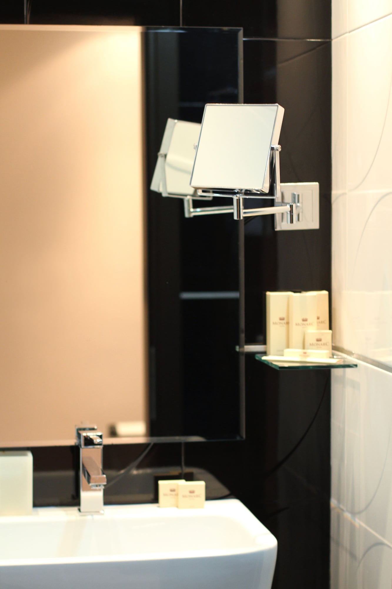 山景豪华双人床房