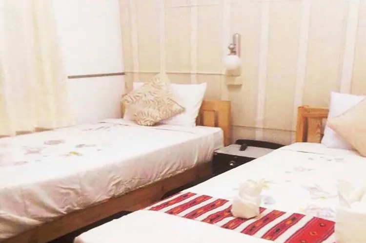 Standard Room with Shared Bathroom - Phapueng