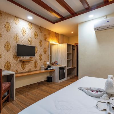 Deluxe Landmark View Room with Balcony Chitwan Midtown Resort Promo Code