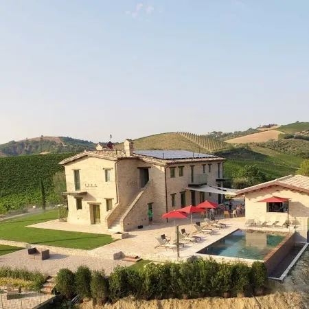 Relais Cocci Grifoni - Panoramic Wine Resort Отели в г. Оффида