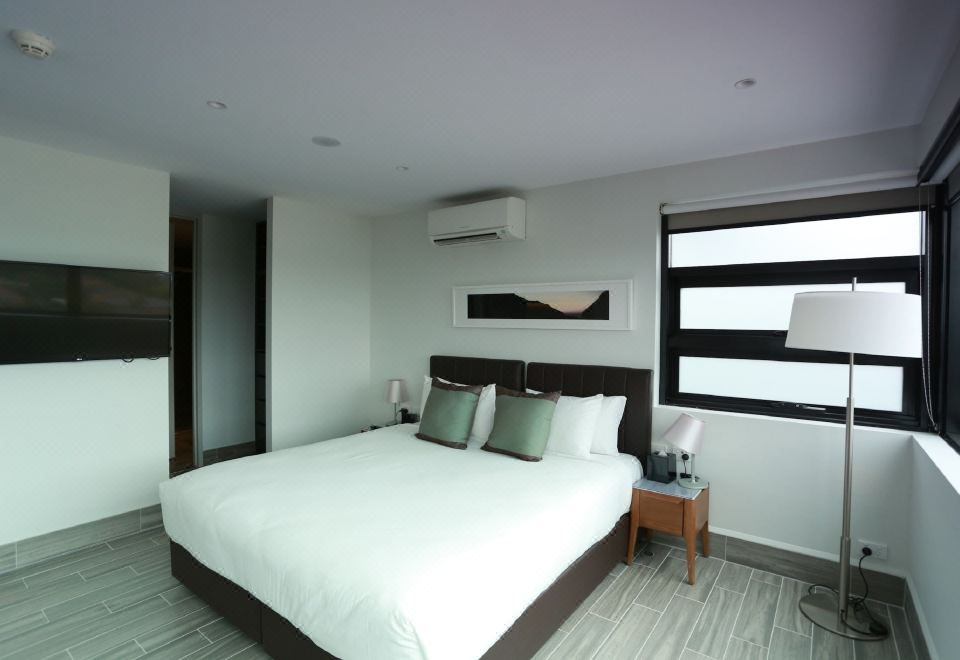 Studio Panoramic Suite