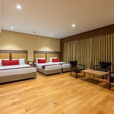 Family Room Express Inn the Business Luxury Hotel Promo Code