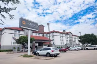 La Quinta Inn & Suites by Wyndham DFW Airport South / Irving Hotel a 
