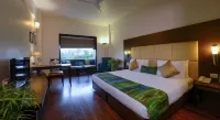 Treehouse Hotel Club & Spa