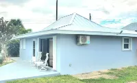 Beautiful, Cozy Beach Villa In The Heart Of Treasure Cay! Hôtels à : 