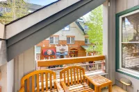 Updated 1Br Premier  at Black Bear Lodge- Kids Ski Free 1 Bedroom Condo by RedAwning