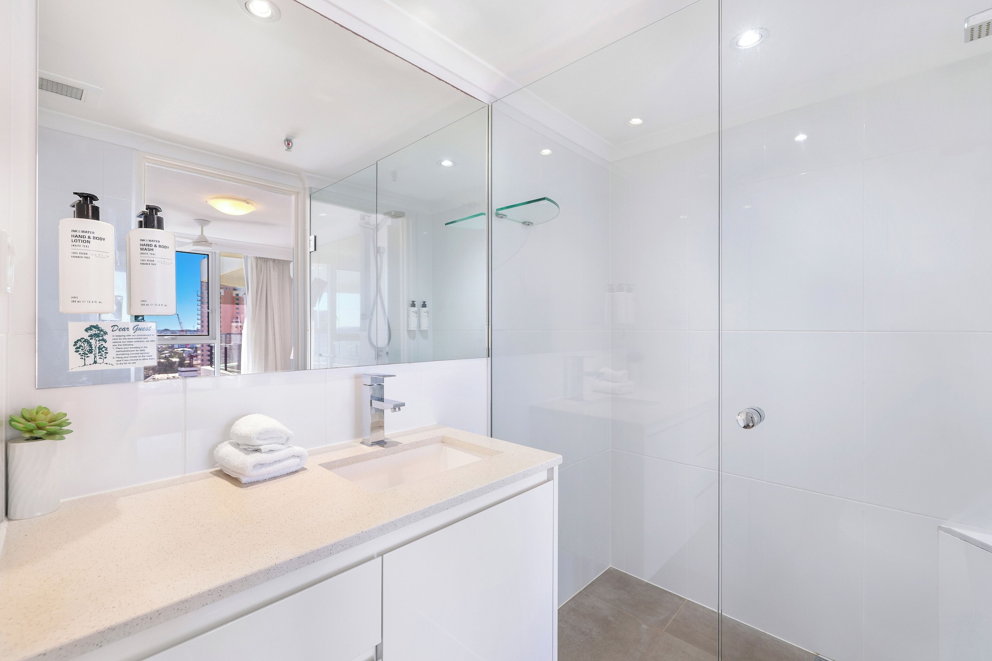 两卧室海景公寓