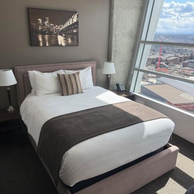 Deluxe Studio Suite with 1 Queen Bed and Kitchenette with Air Conditioner Sait Promo Code