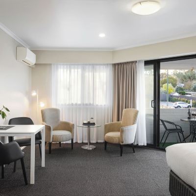 King Room With Balcony Central Deborah Motel Promo Code