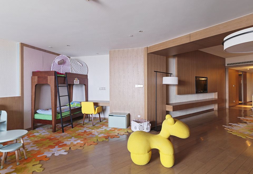 家庭套房 超大床 海景