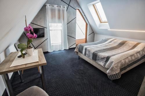 三人房（带独立浴室）