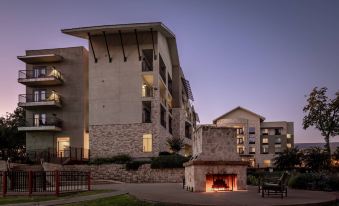 Courtyard New Braunfels River Village