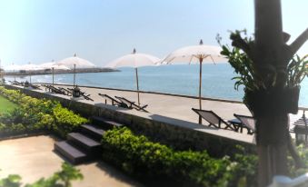 Chomtalay Resort at Had Chaosamran Beach