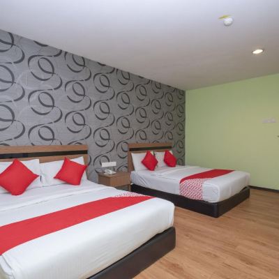 Superior Room Kupon OYO 504 Hotel Aromas Kulai