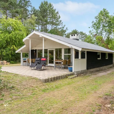 "Jakko" - 300m from the Sea Отели в г. Грено
