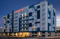Hampton Inn by Hilton Winnipeg Downtown Hotel a 