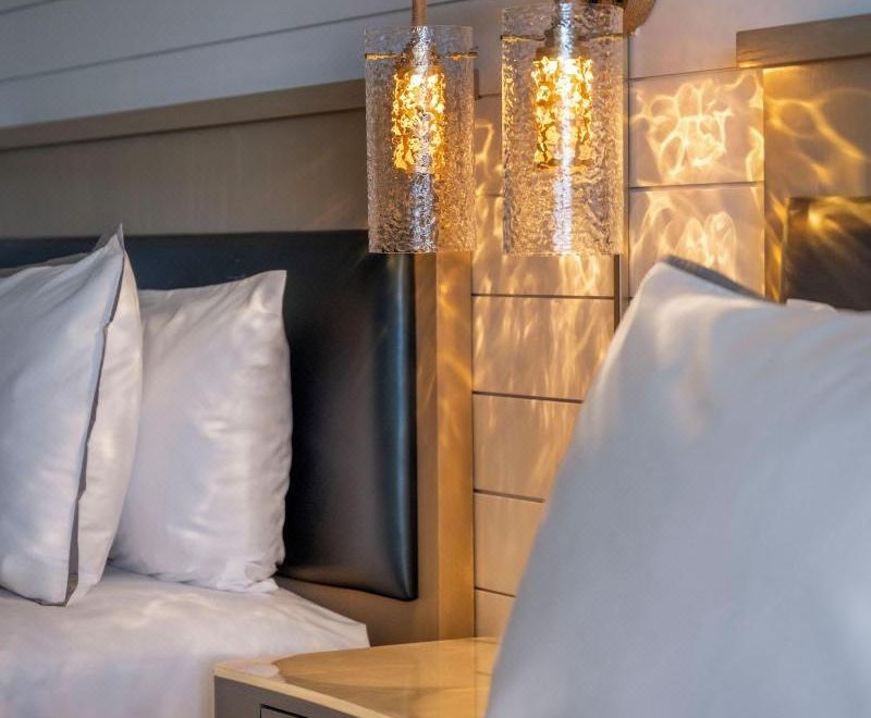 部分海景双大床房