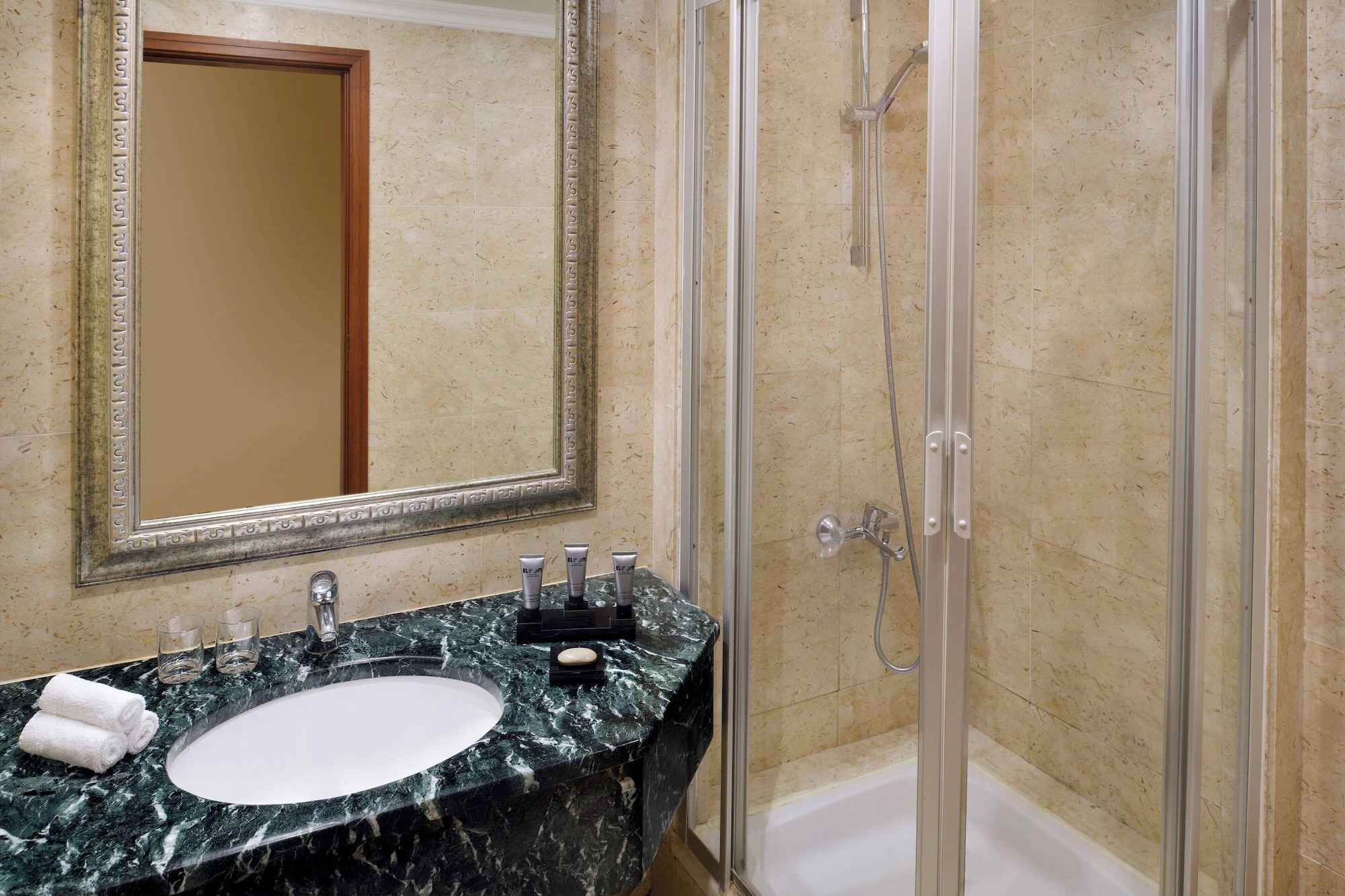 池景客房（2张双人床，带阳台）