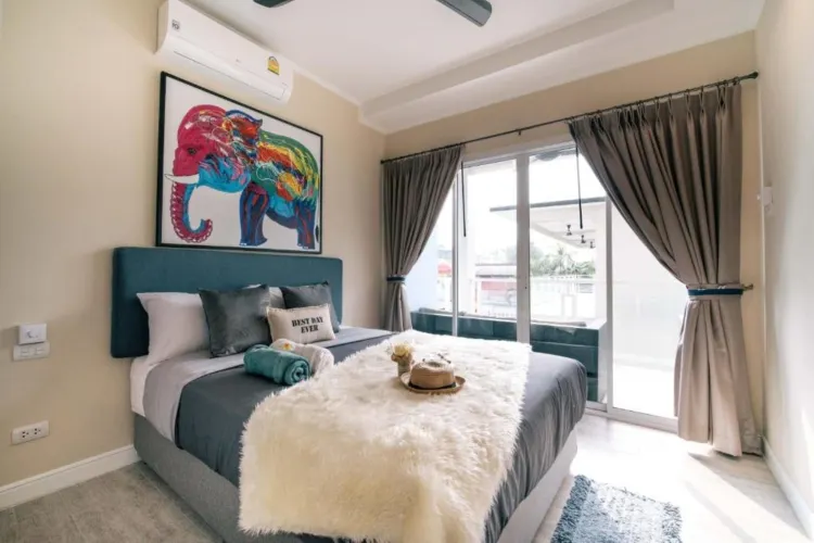Family 1 Bedroom Apartment with Pool View
