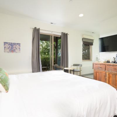 Room 7 The Setting Inn Willamette Valley Promo Code