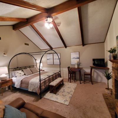 Classic Cabin, Fireplace, Courtyard View Butterfield Inn Main Street Cottages Promo Code