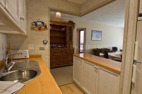 带停车位的两卧室公寓