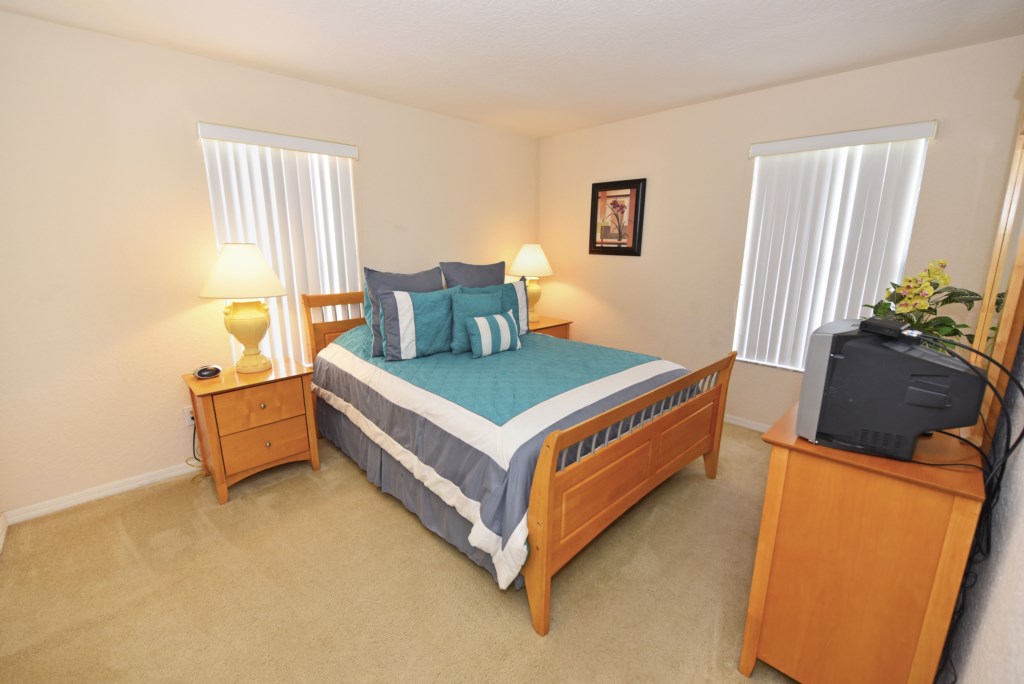 宽敞别墅配泳池和度假村便利设施-奢华休闲