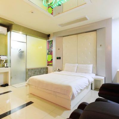 Deluxe Room ( + Massage Chair) One Motel Promo Code