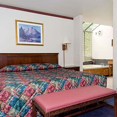 Presidential Room, 1 King Bed, Non Smoking, Jetted Tub Sequim Bay Lodge Promo Code