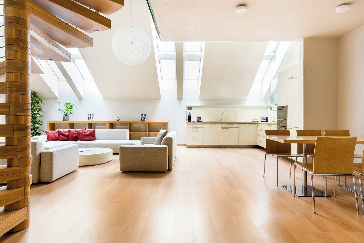 享有市景的顶层公寓