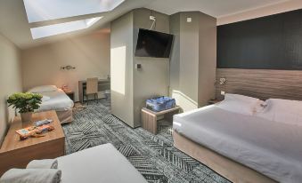 Hotel Loreak - Housity