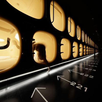 スペシャルオファー 男性用禁煙スリーピングポッド2つ ナインアワーズ仙台 クーポン