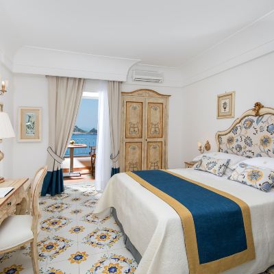 Deluxe Double Room with Balcony and Sea View Hotel Onda Verde Promo Code