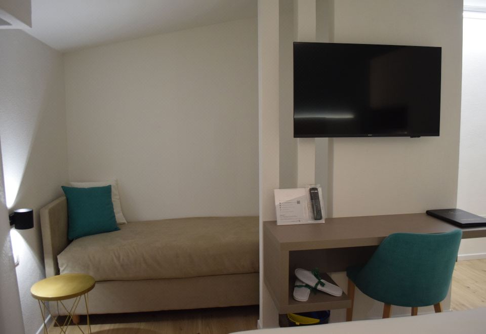 带阳台的三人房