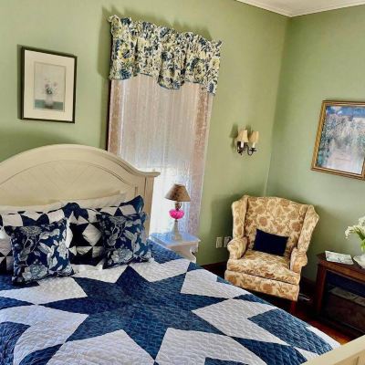 Classic Double Room, Private Bathroom (Robert Allen Foster Room) Black Swan Inn Promo Code