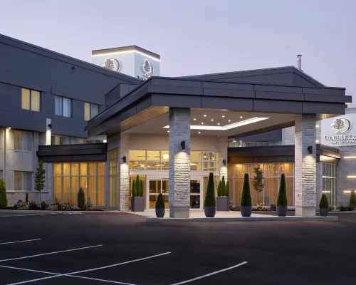 DoubleTree by Hilton Montreal Airport Hotels in Dorval