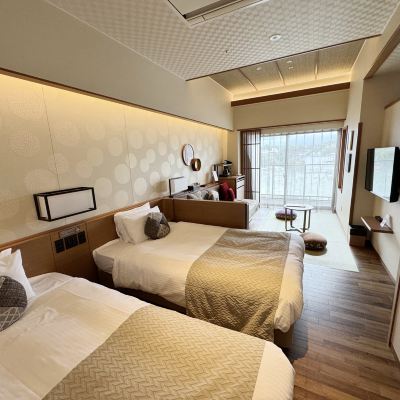 バスと川の眺め付きスーペリアツイン 飯坂ホテルジュラク クーポン