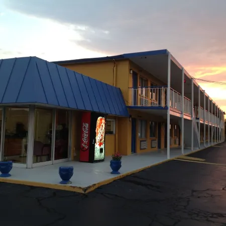 Belmont Inn and Suites Отели в г. Хэмптон