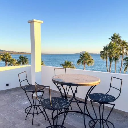BAJA MIA SUITES AND TOURS