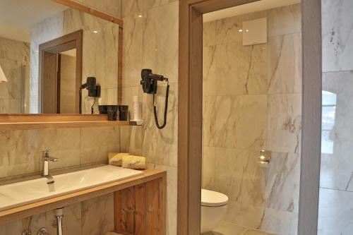 带阳台的两卧室公寓