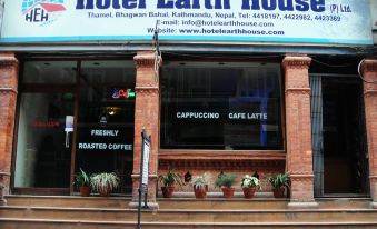 Hotel Earth House