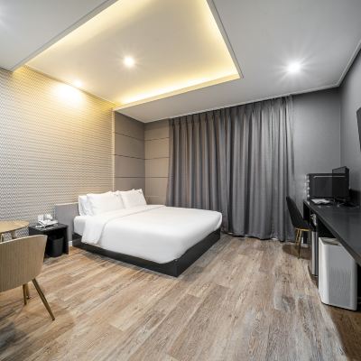 Deluxe Double (Free Netflix View) Cube Motel Promo Code