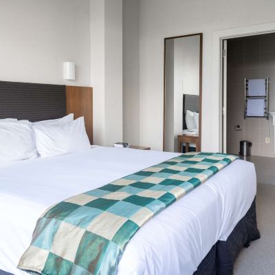 Premier Two-Bedroom Apartment With Sea View Ocean Breeze Hotel Promo Code