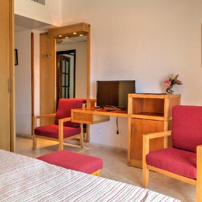 Standard Double or Twin Room Hotel Marquesa Promo Code