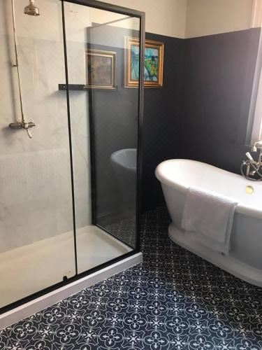 家庭间 - 带浴室