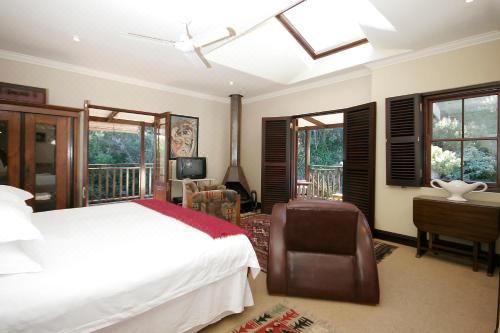 泳池景特大床套房