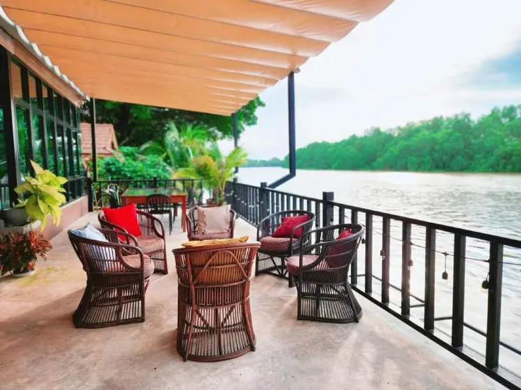 ห้องมาตรฐานเตียงแฝดพร้อมวิวสวนหย่อม