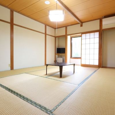 Japanese-Style Room (10 Tatami)