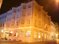 Zlatý Lev Žatec Hotele w: 
