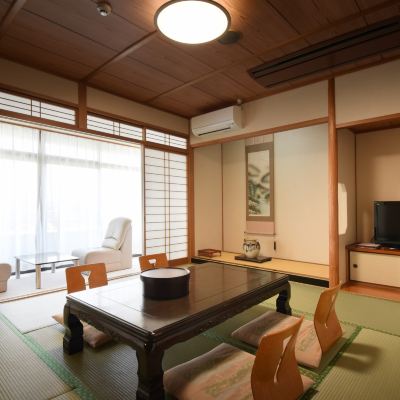 A Suite With Two Connected Rooms [Japanese Room] 山鹿温泉　富士ホテル クーポン